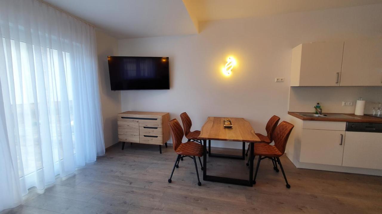 Ferienwohnungen "Godewind", Appartements Mit Balkon Oder Terrasse ツィノヴィッツ エクステリア 写真