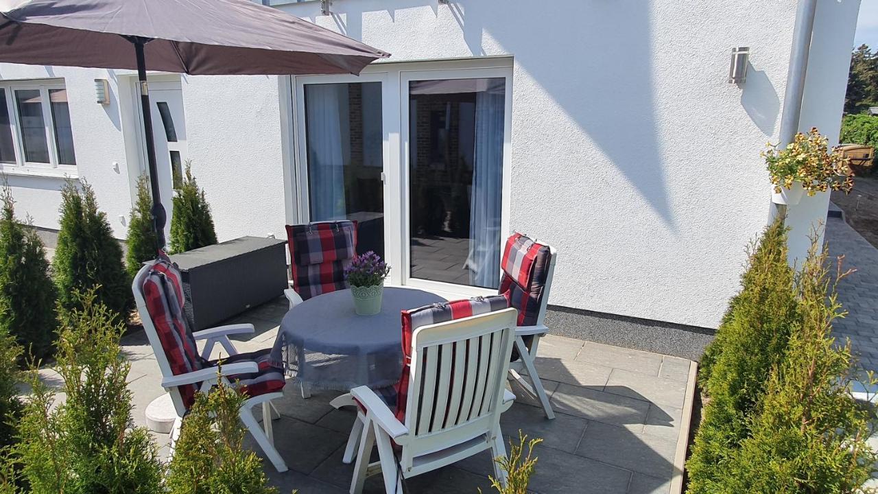 Ferienwohnungen "Godewind", Appartements Mit Balkon Oder Terrasse ツィノヴィッツ エクステリア 写真