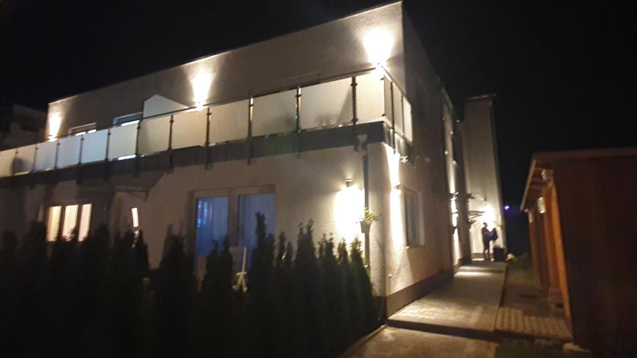 Ferienwohnungen "Godewind", Appartements Mit Balkon Oder Terrasse ツィノヴィッツ エクステリア 写真